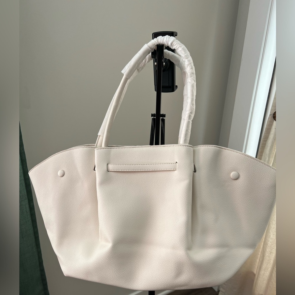 Newbella Large Cream Tote Bag with Gold Accent - Picture 4 of 8